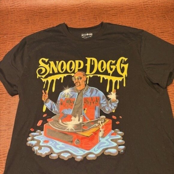 Snoop Dogg Dogg Supply Men's Rap Graphic T-Shirt Size 2XL Official - Picture 2 of 6